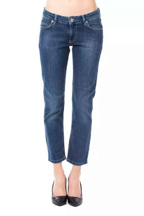 Priser på Ungaro Fever Chic Light Blue Capri Jeans with Button Details