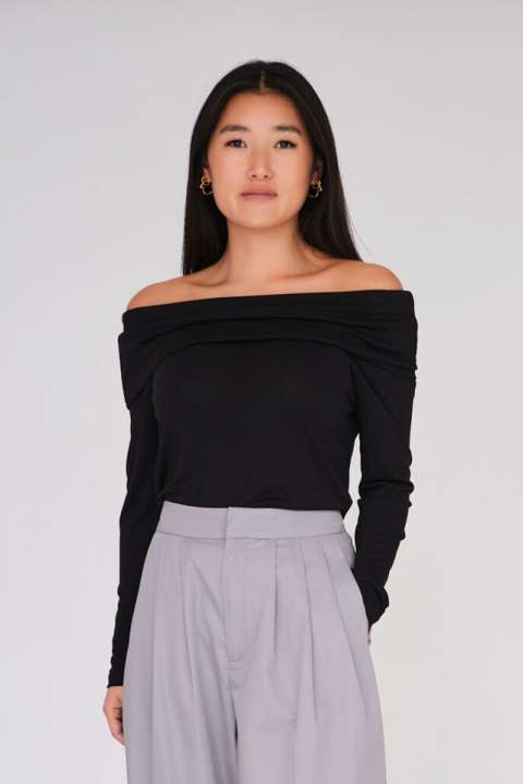 Priser på A-View - Bluse - Joseph Off Shoulder Top - Black (Levering i februar)