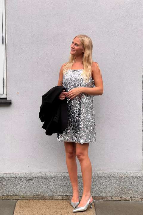 Priser på Pieces - Kjole - Pc Disco Mini Strap Dress - Silver