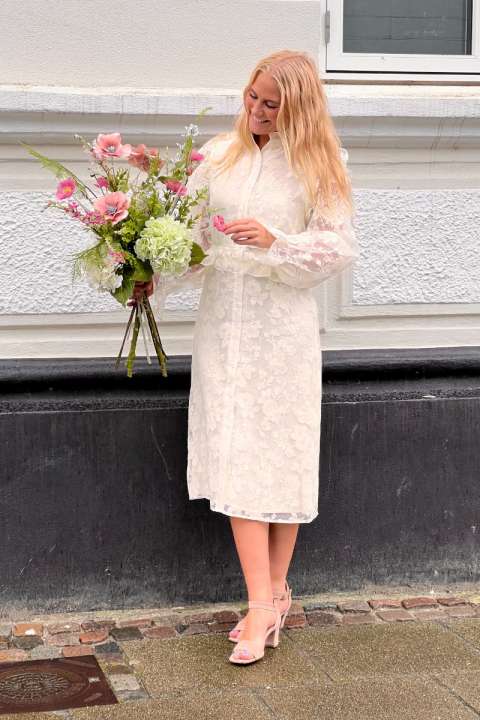 Priser på Loved by Lykke - Kjole - LY Andrea Dress - Creme White