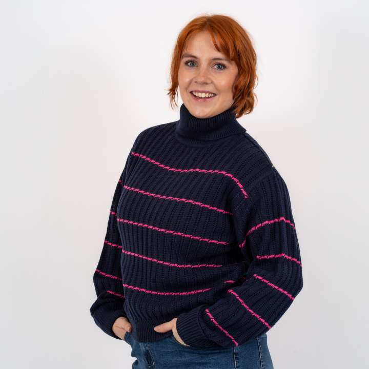 Priser på Steenholt Olivia Dame Striktrøje - Navy - 2XL