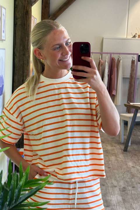 Priser på Pieces - T-shirt - PC Chilli Summer 2/4 Sweat Stripe - Cloud Dancer/Mandarin Orange