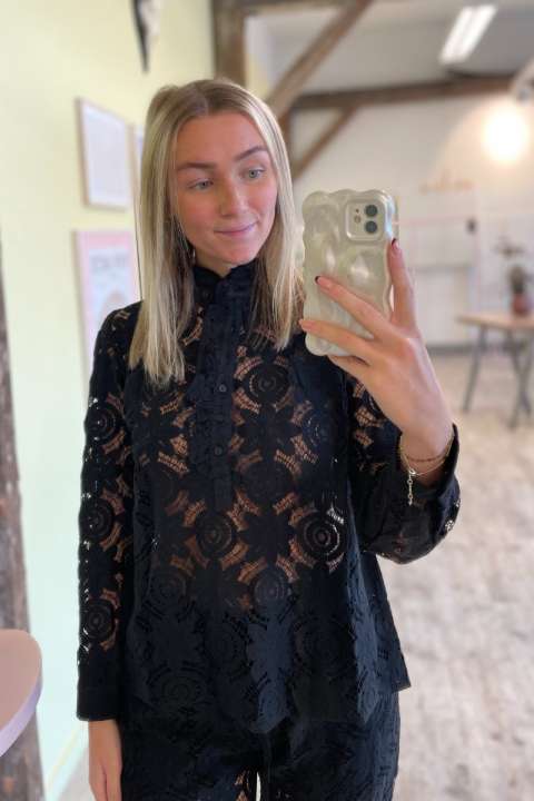 Priser på Continue - Skjorte - Arianna Lace l/s - Black