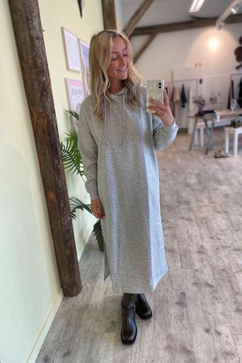 Priser på Pieces - Kjole - PC Chilli Ls Hoodie Midi Dress - Light Grey Melange