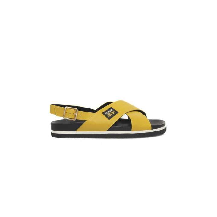 Priser på Cerruti 1881 Yellow Calf Leather Women Sandal