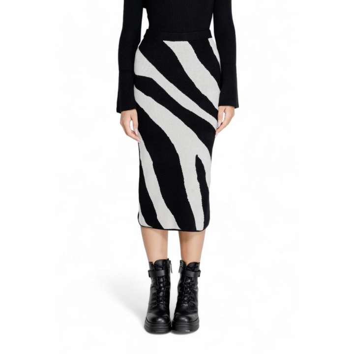 Priser på Vero Moda Black Viscose Skirt