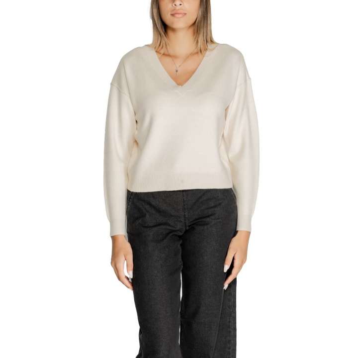 Priser på Vero Moda White Viscose Sweater