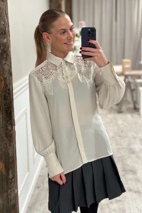 Priser på Bruuns Bazaar - Skjorte - CamillaBBVienara Shirt - Kit